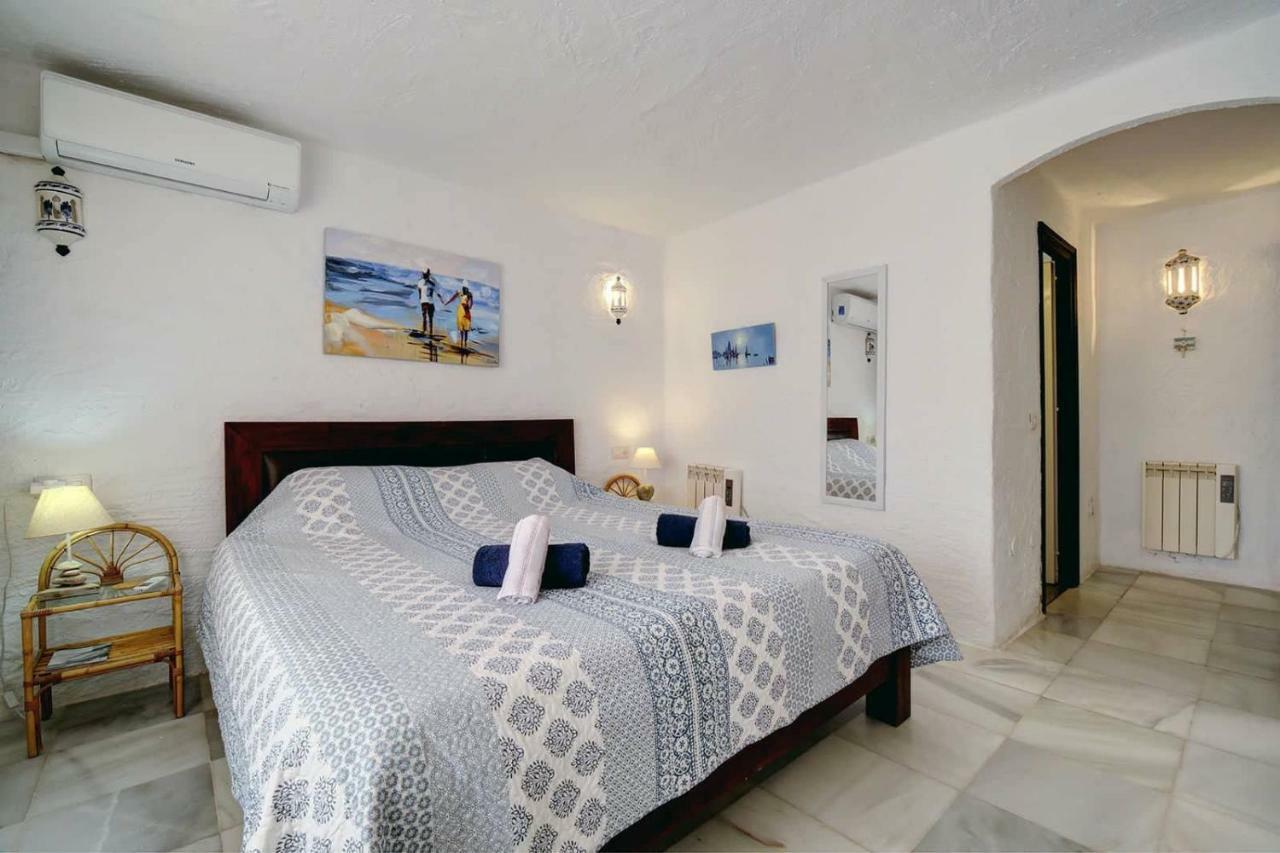 Sea Shells At Bahia Dorada Villa Estepona Exterior photo