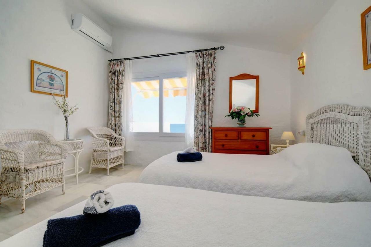 Sea Shells At Bahia Dorada Villa Estepona Exterior photo